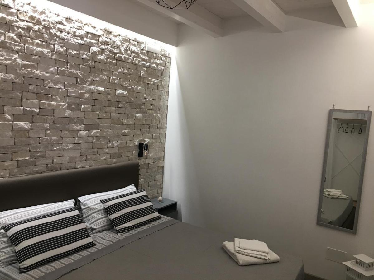 Ferienwohnung Loft27 Taranto Exterior foto
